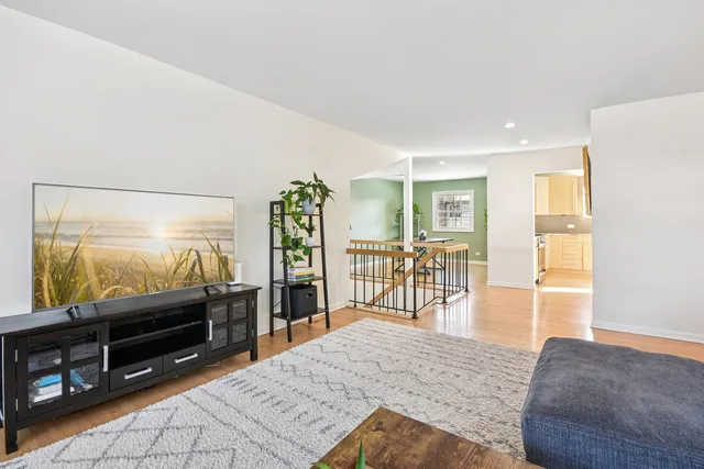 $499,000 | 108 Croftwood Court, Rolling Meadows, IL 60008