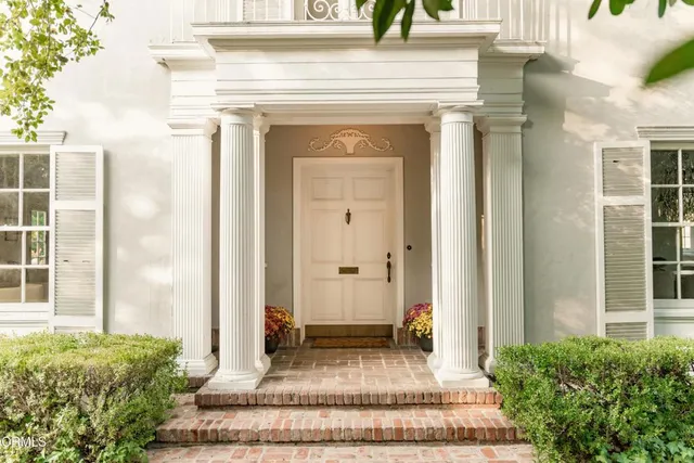 a view of a entryway of the house