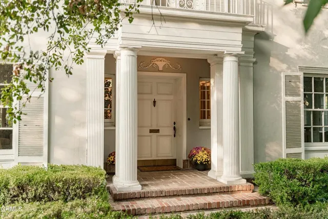 a view of a entryway door of the house