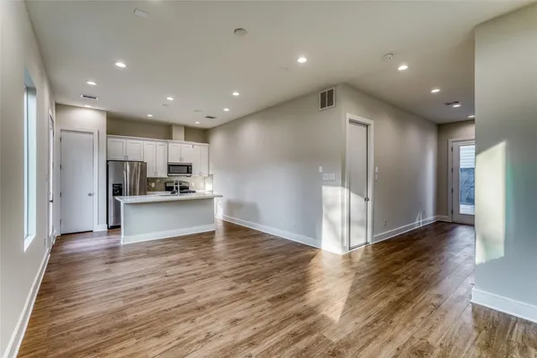 $2,150 | 833 Dorchester Street, Unit B, Houston, TX 77022