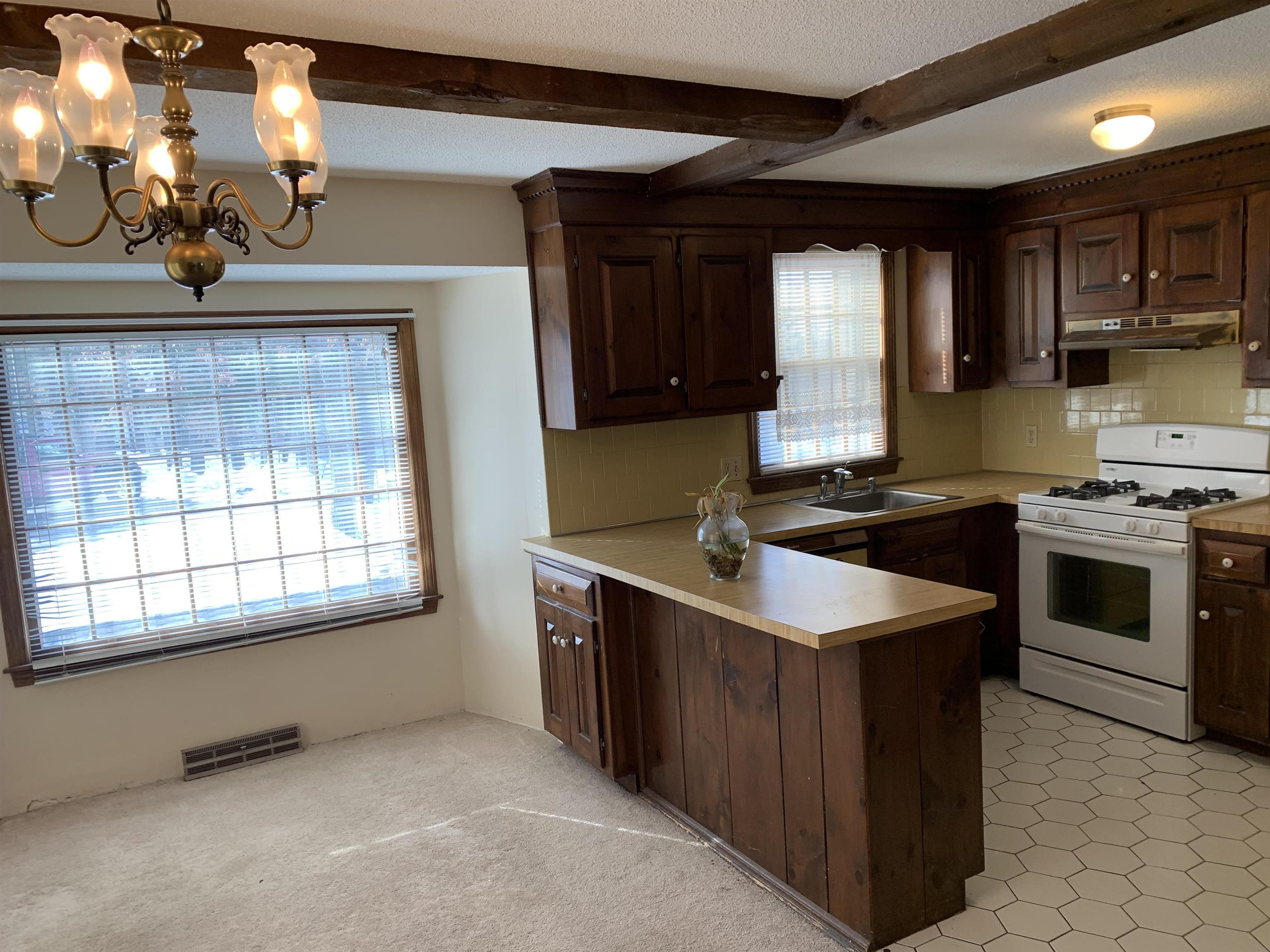 48 Cannongate Road Nashua, NH 03063 - Photo 4 of 17 Gallery Image 4