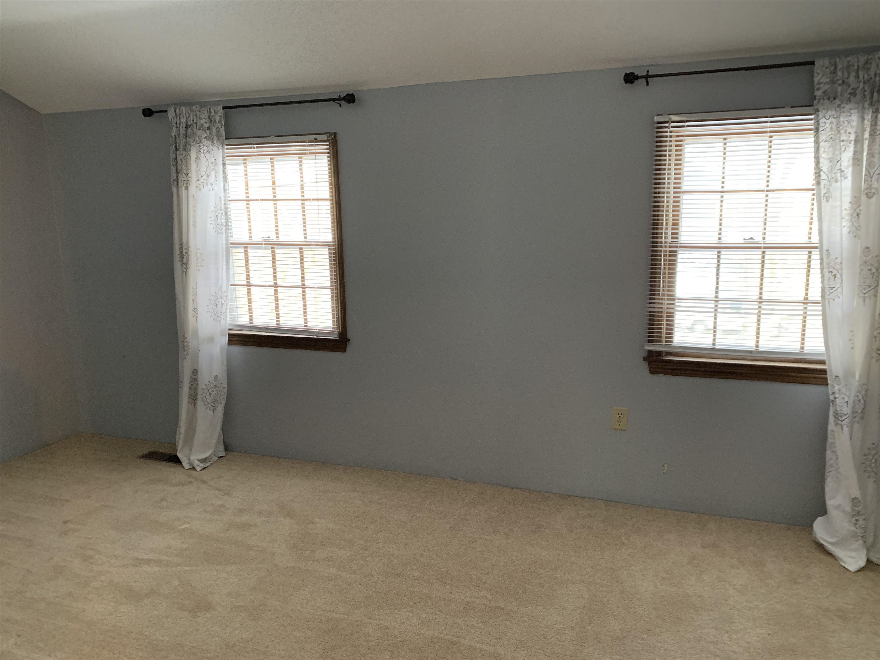 48 Cannongate Road Nashua, NH 03063 - Photo 8 of 17 Gallery Image 8