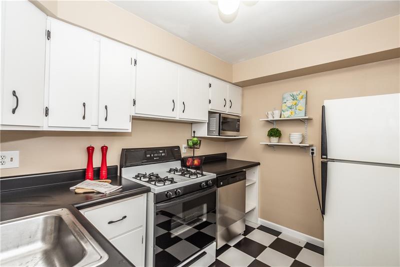 223 Bascom Avenue Pittsburgh, PA 15214 - Photo 11 of 25 Gallery Image 11