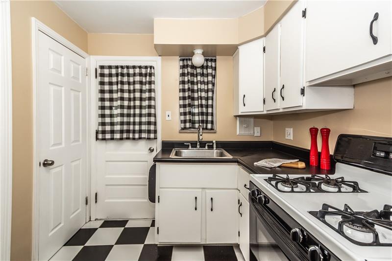 223 Bascom Avenue Pittsburgh, PA 15214 - Photo 12 of 25 Gallery Image 12
