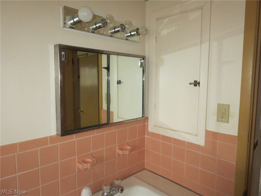 9716 David Road Garfield Heights, OH 44125 - Photo 12 of 23