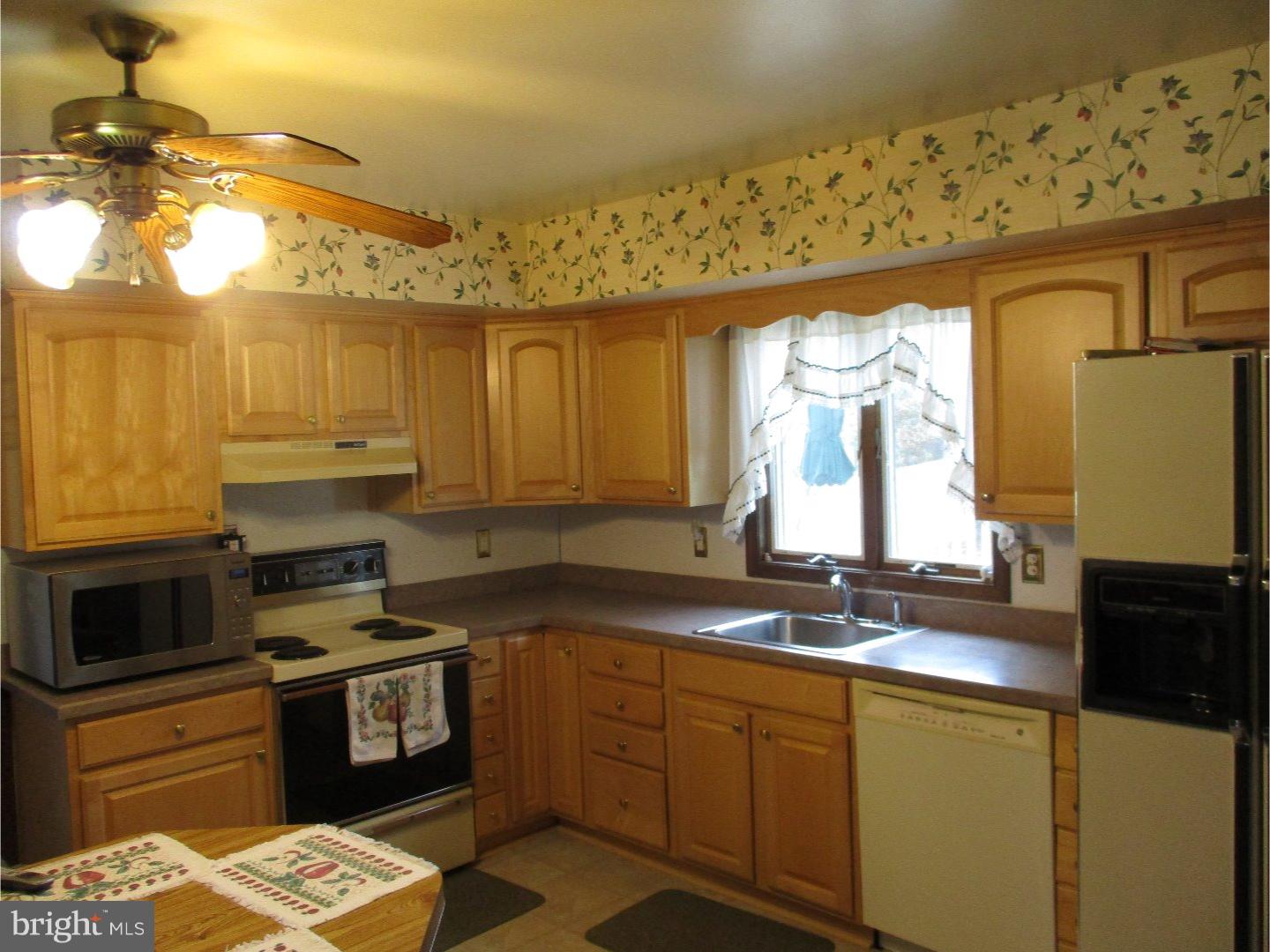 5 North Williamson Road Avondale, PA 19311 - Photo 10 of 23 Kitchen