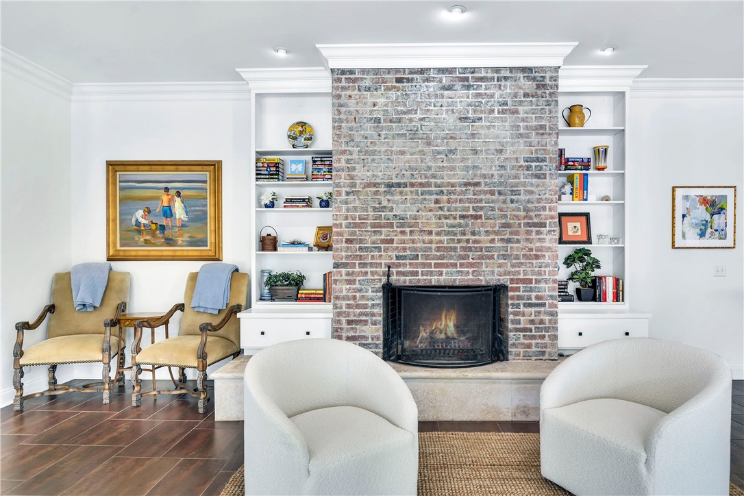 12 Plantation Way St. Simons Island, GA 31522 - Photo 14 of 42 Living Area