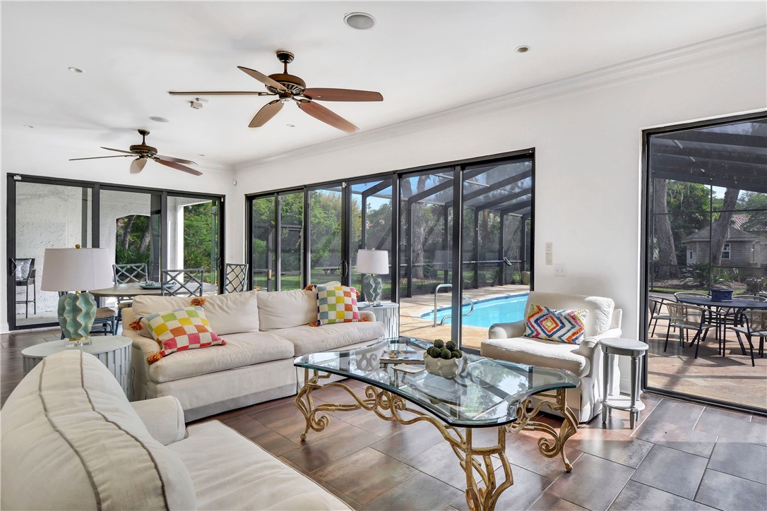 12 Plantation Way St. Simons Island, GA 31522 - Photo 16 of 42 Living Area