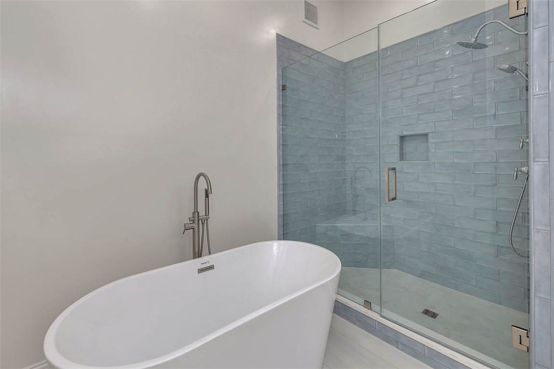 12 Plantation Way St. Simons Island, GA 31522 - Photo 21 of 42 Primary Bathroom