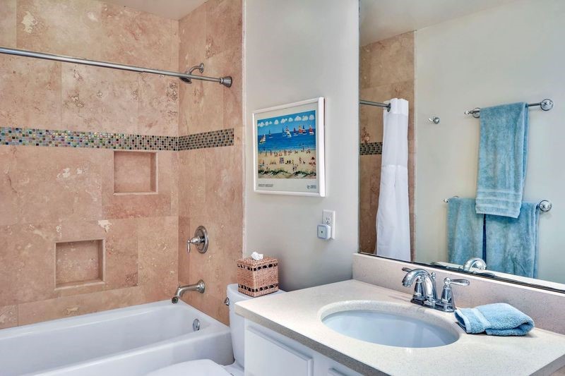 12 Plantation Way St. Simons Island, GA 31522 - Photo 28 of 42 Guest Bathroom