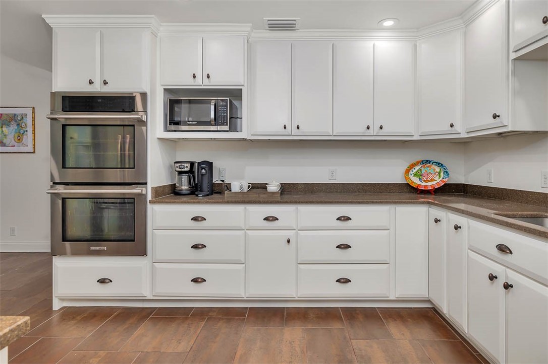 12 Plantation Way St. Simons Island, GA 31522 - Photo 10 of 42 Kitchen