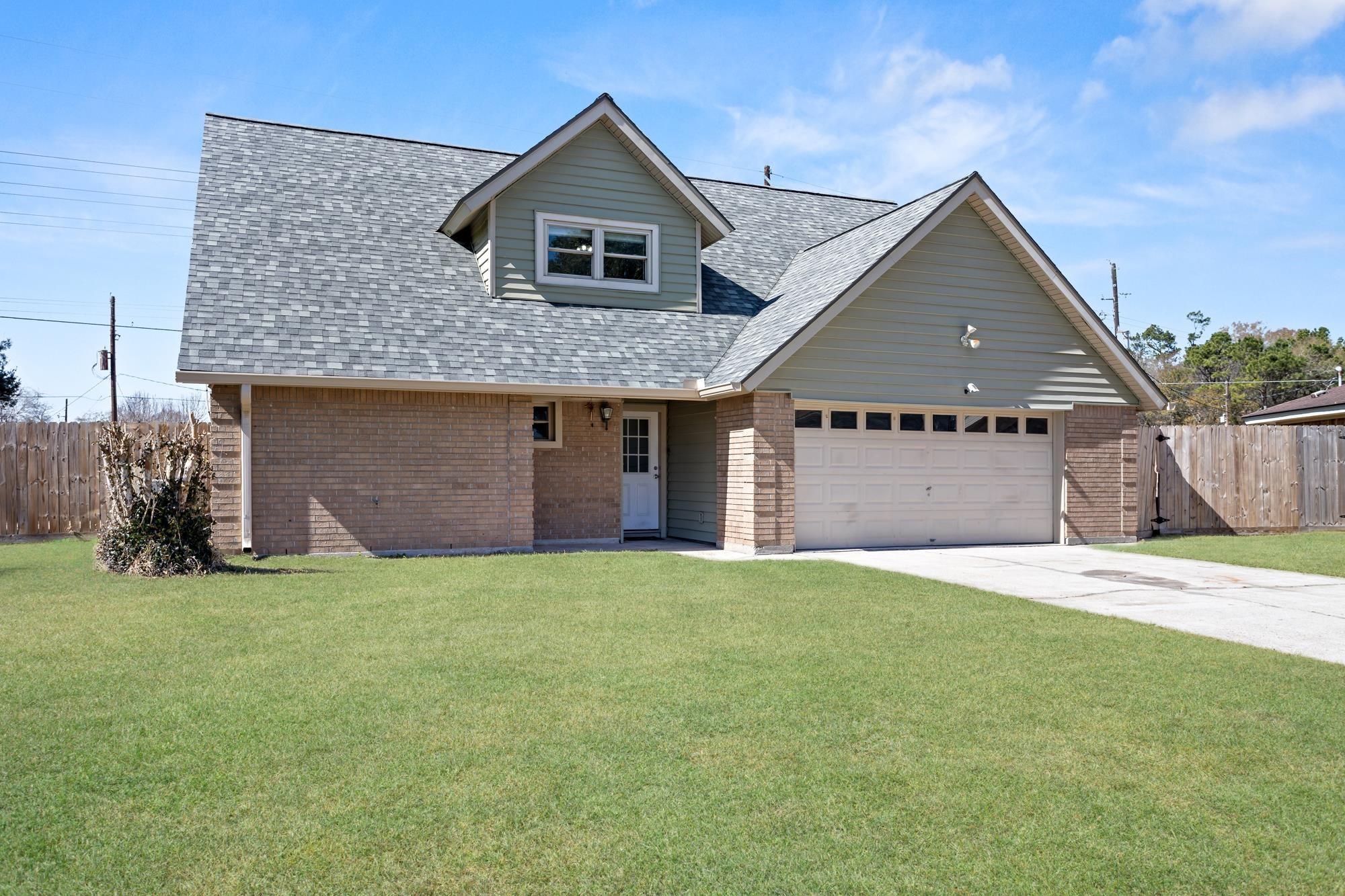 2214 Spring Oak Lane Orange, TX 77632 - Photo 2 of 29