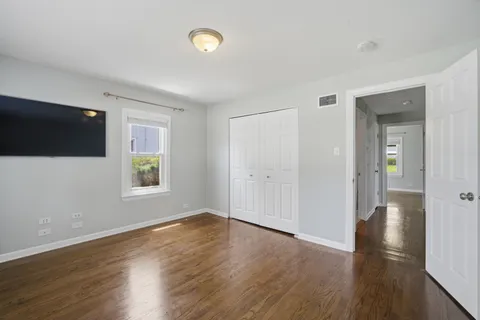 $300,000 | 1522 North Hillside Avenue, Berkeley, IL 60163