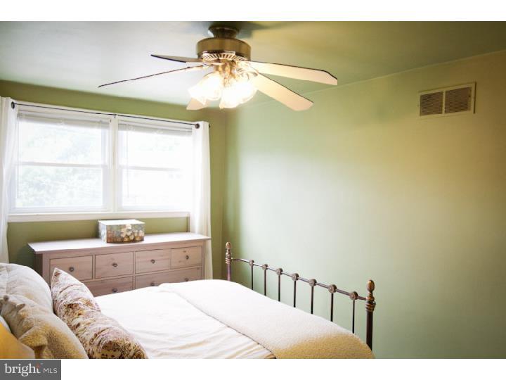3740 West Country Club Road Philadelphia, PA 19131 - Photo 9 of 18 Gallery Image 9