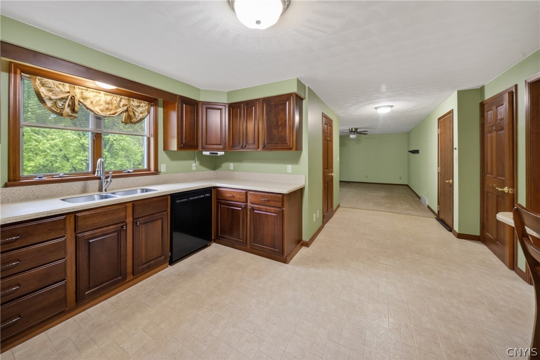 400 East Avenue Manlius, NY 13116 - Photo 10 of 50