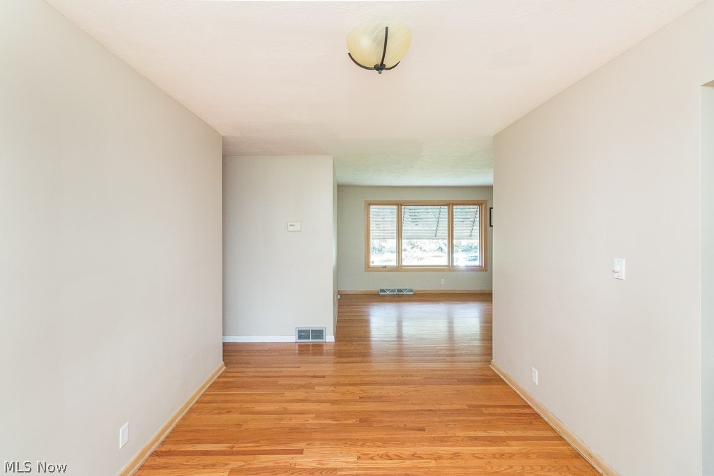 7812 Hoertz Road Cleveland, OH 44134 - Photo 7 of 27