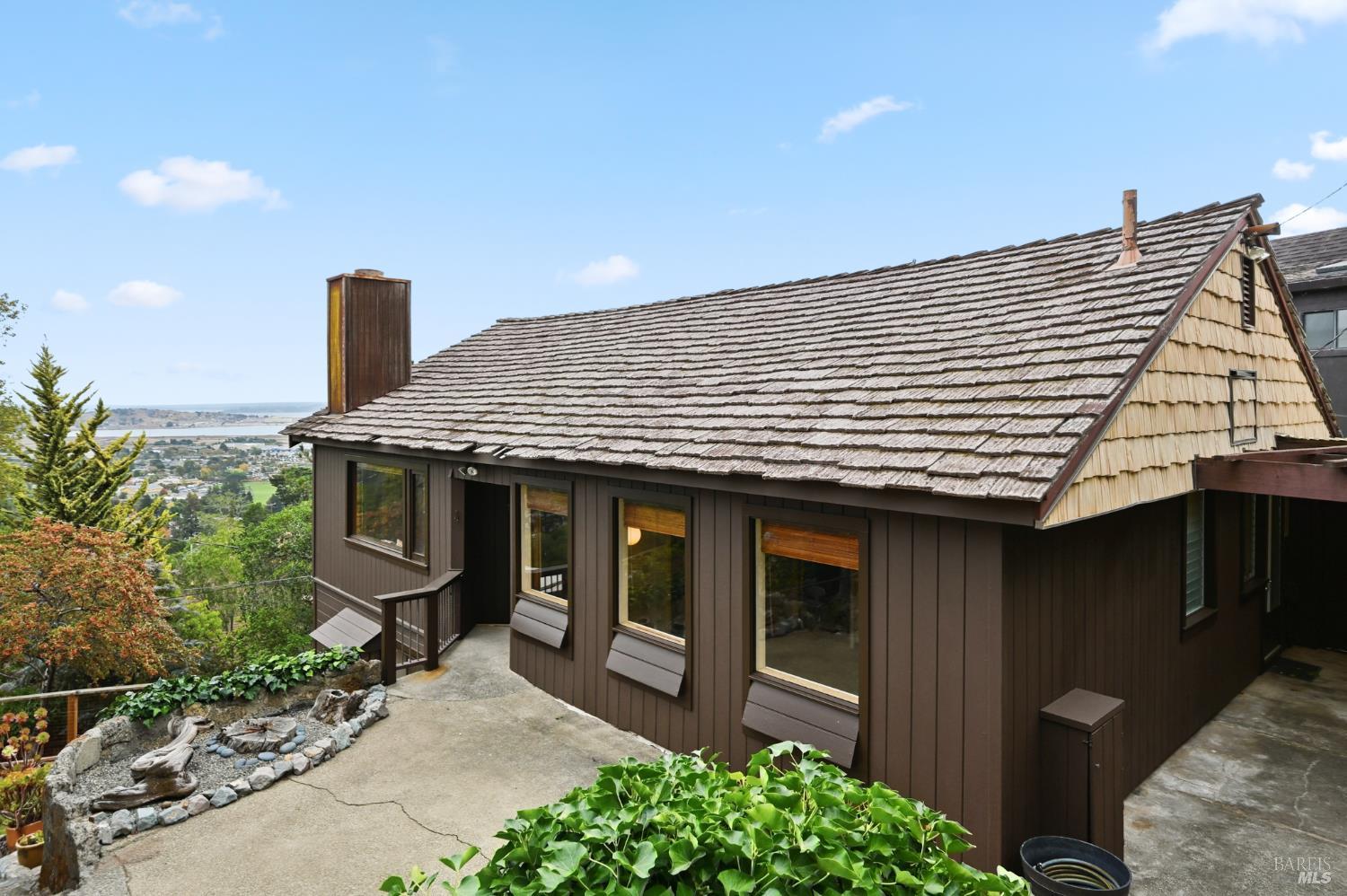 666 Redwood Avenue Corte Madera, CA 94925 - Photo 4 of 43 a front view of a house