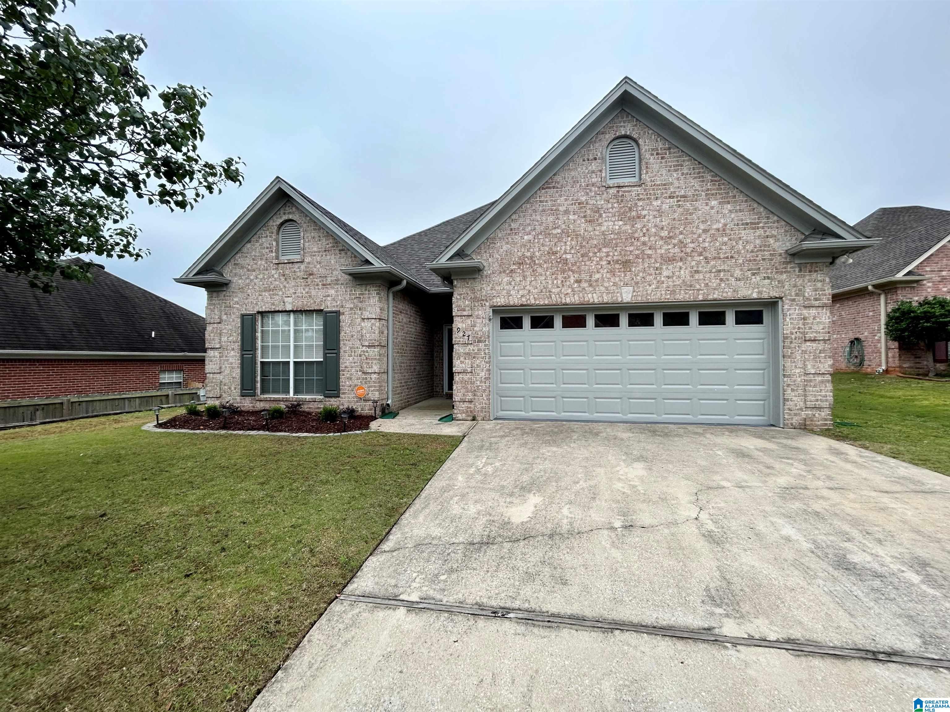 927 Daventry Trail Calera, AL 35040 - Photo 2 of 6
