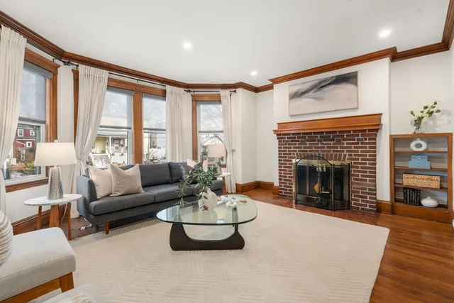 $875,000 | 378 School Street, Unit 1, Watertown, MA 02472