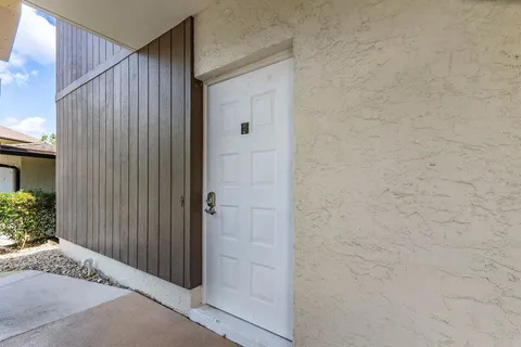 $259,000 | 501 Greensward Lane, Unit 101C, Delray Beach, FL 33445