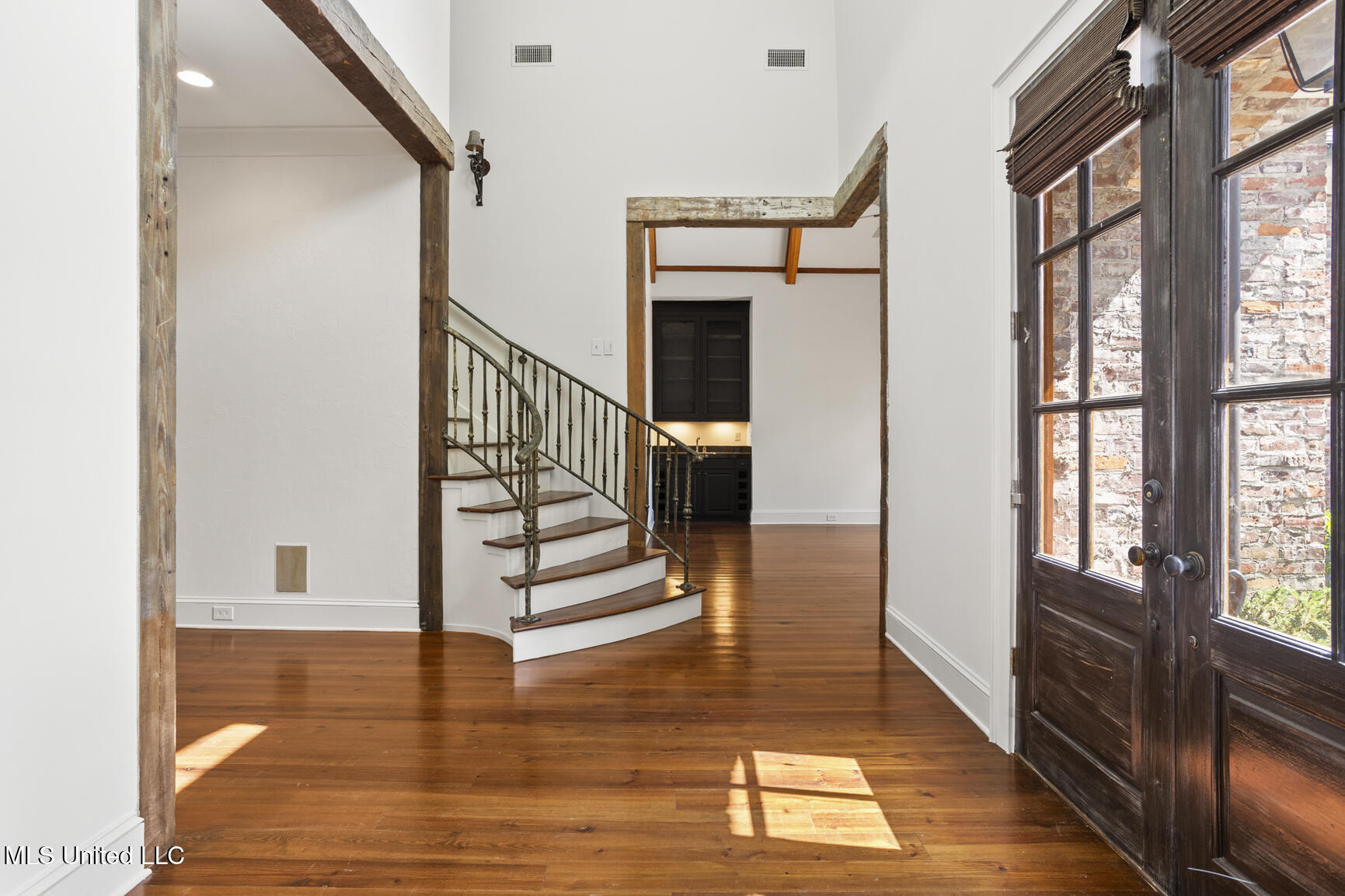 206 Valley Road Ridgeland, MS 39157 - Photo 7 of 67 Grand Foyer Entry