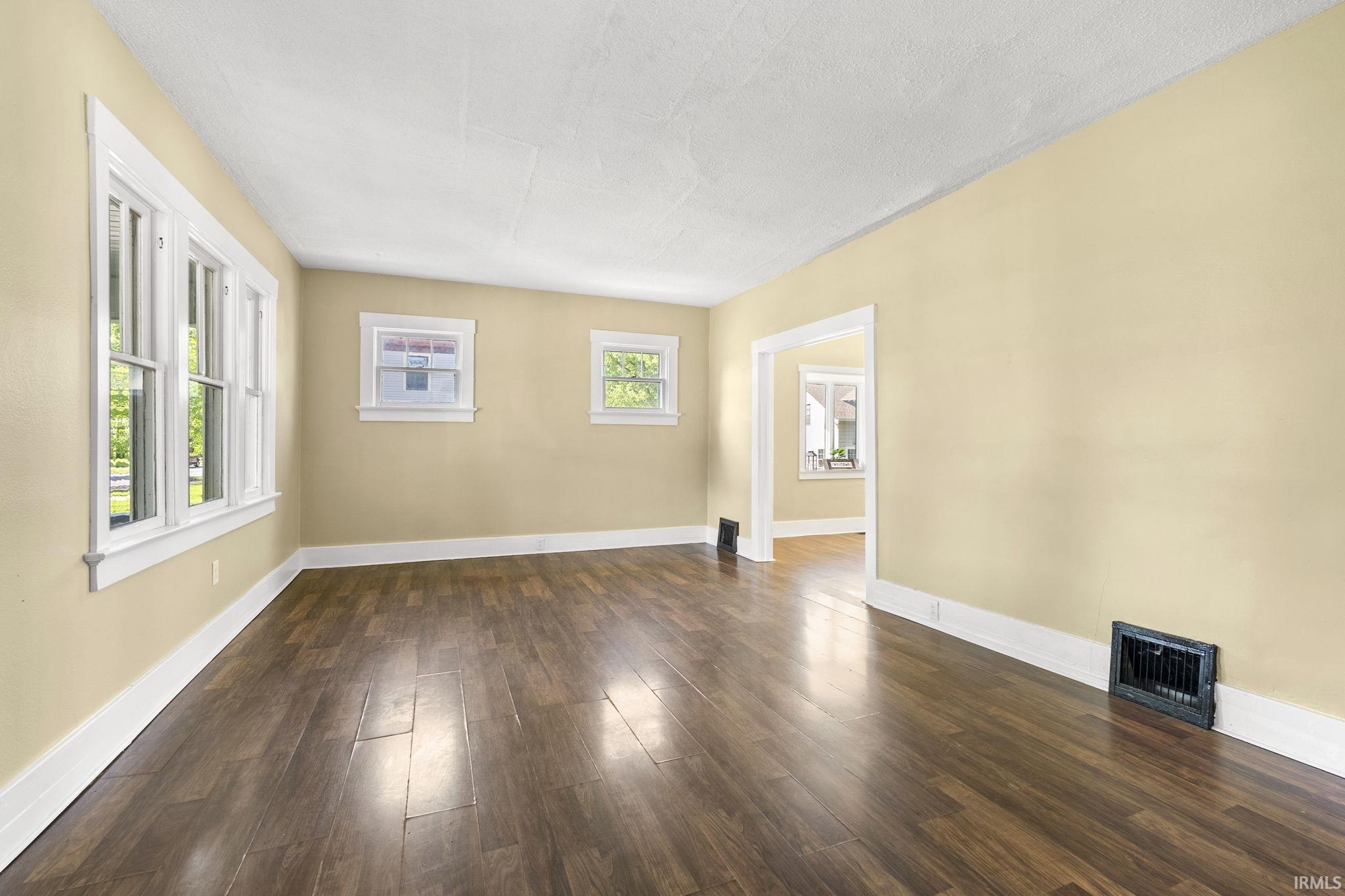 3130 Webster Street Fort Wayne, IN 46807 - Photo 2 of 32