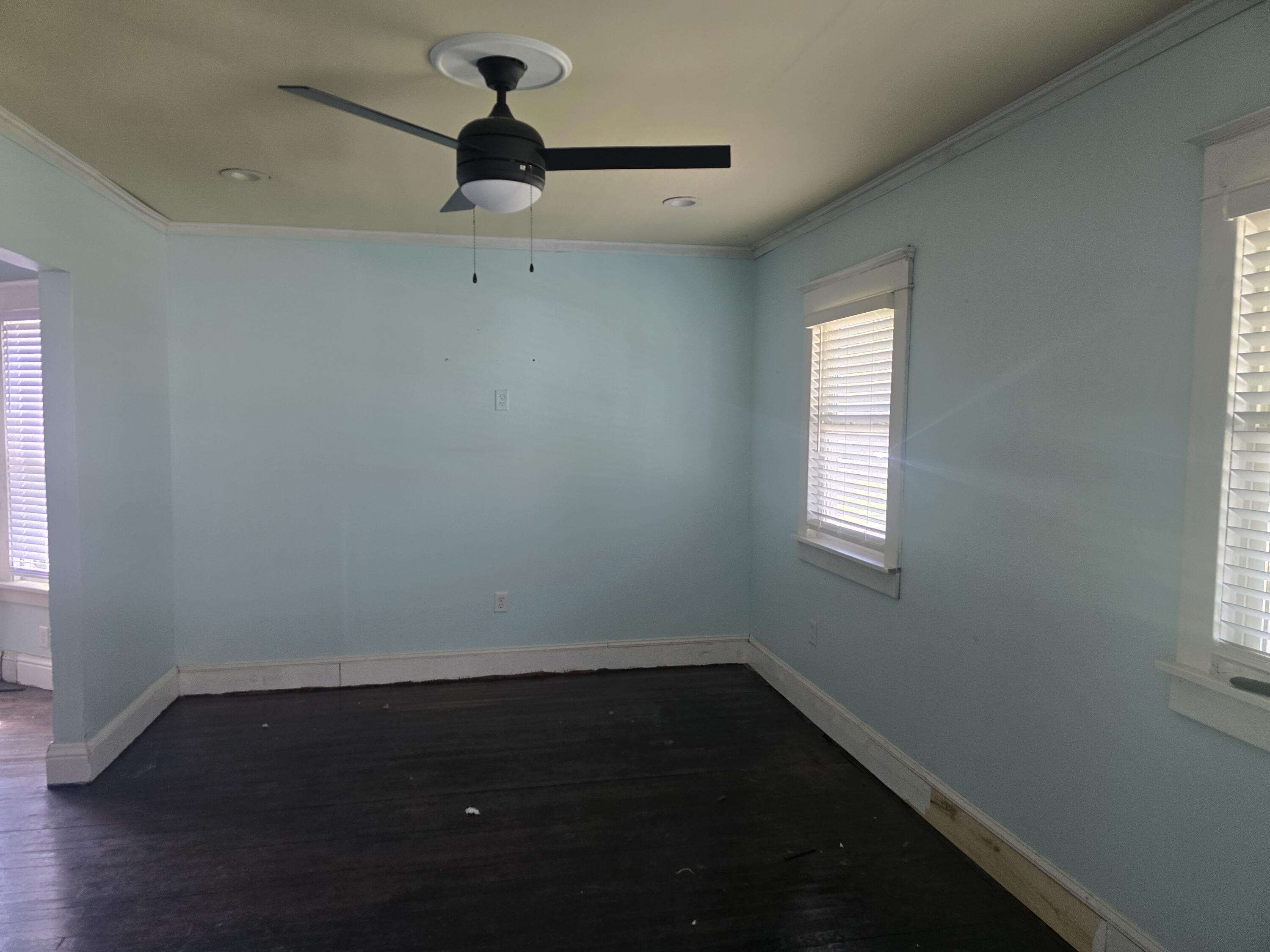 437 Jackson Street Gary, IN 46402 - Photo 5 of 29 3000x2250