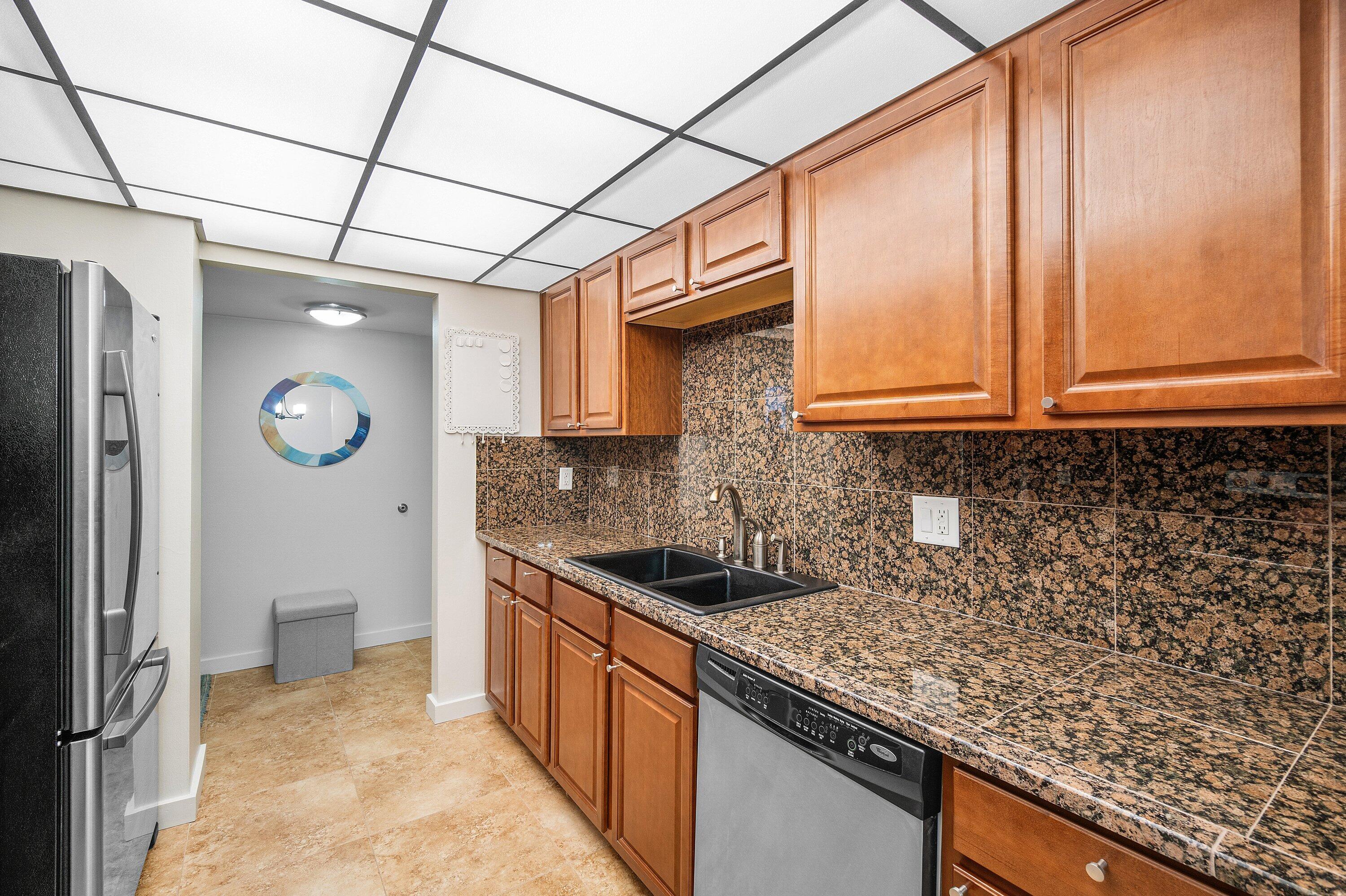 950 Ponce De Leon Road, Unit 209 Boca Raton, FL 33432 - Photo 12 of 37 Kitchen