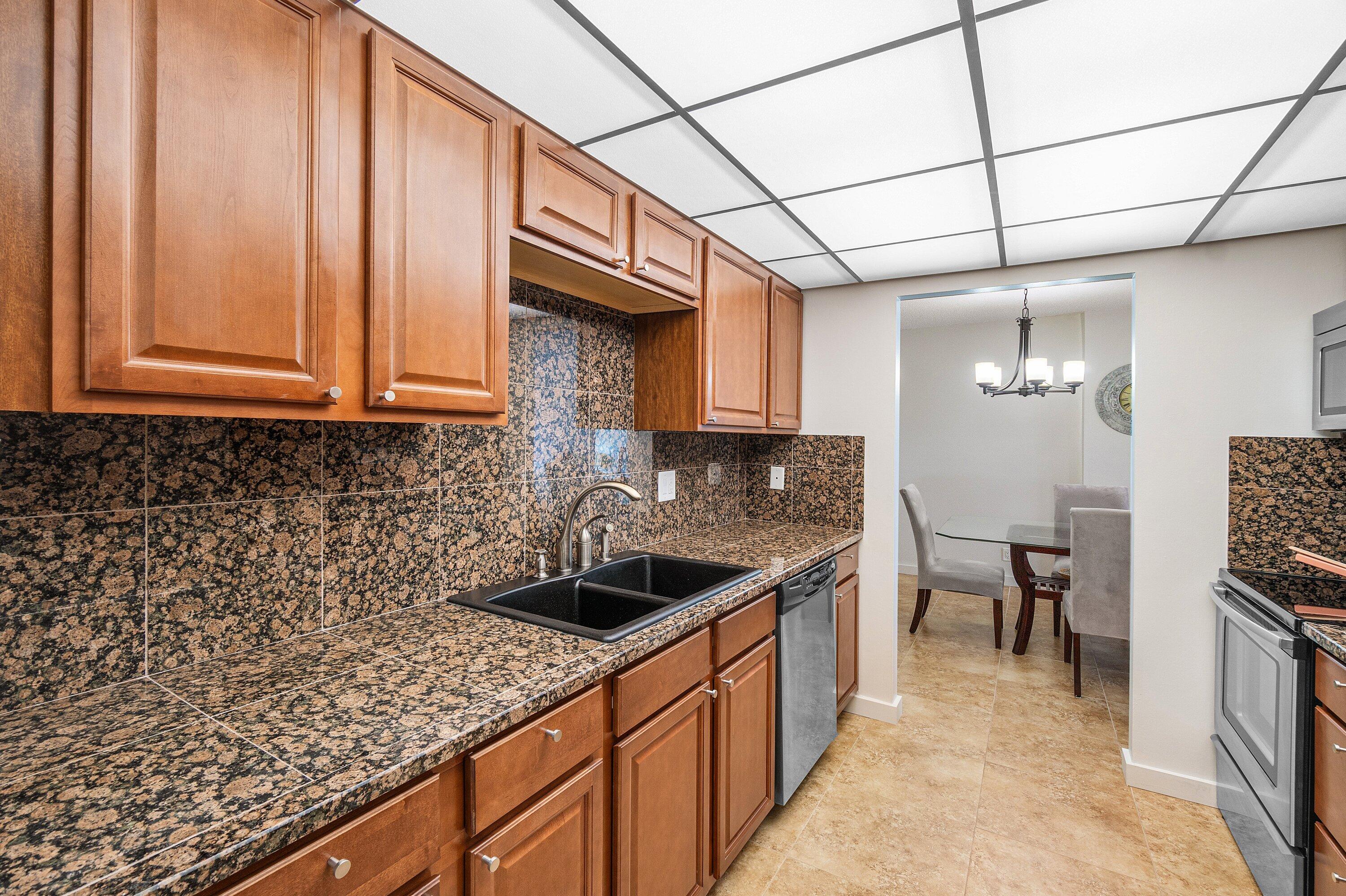 950 Ponce De Leon Road, Unit 209 Boca Raton, FL 33432 - Photo 13 of 37 Kitchen
