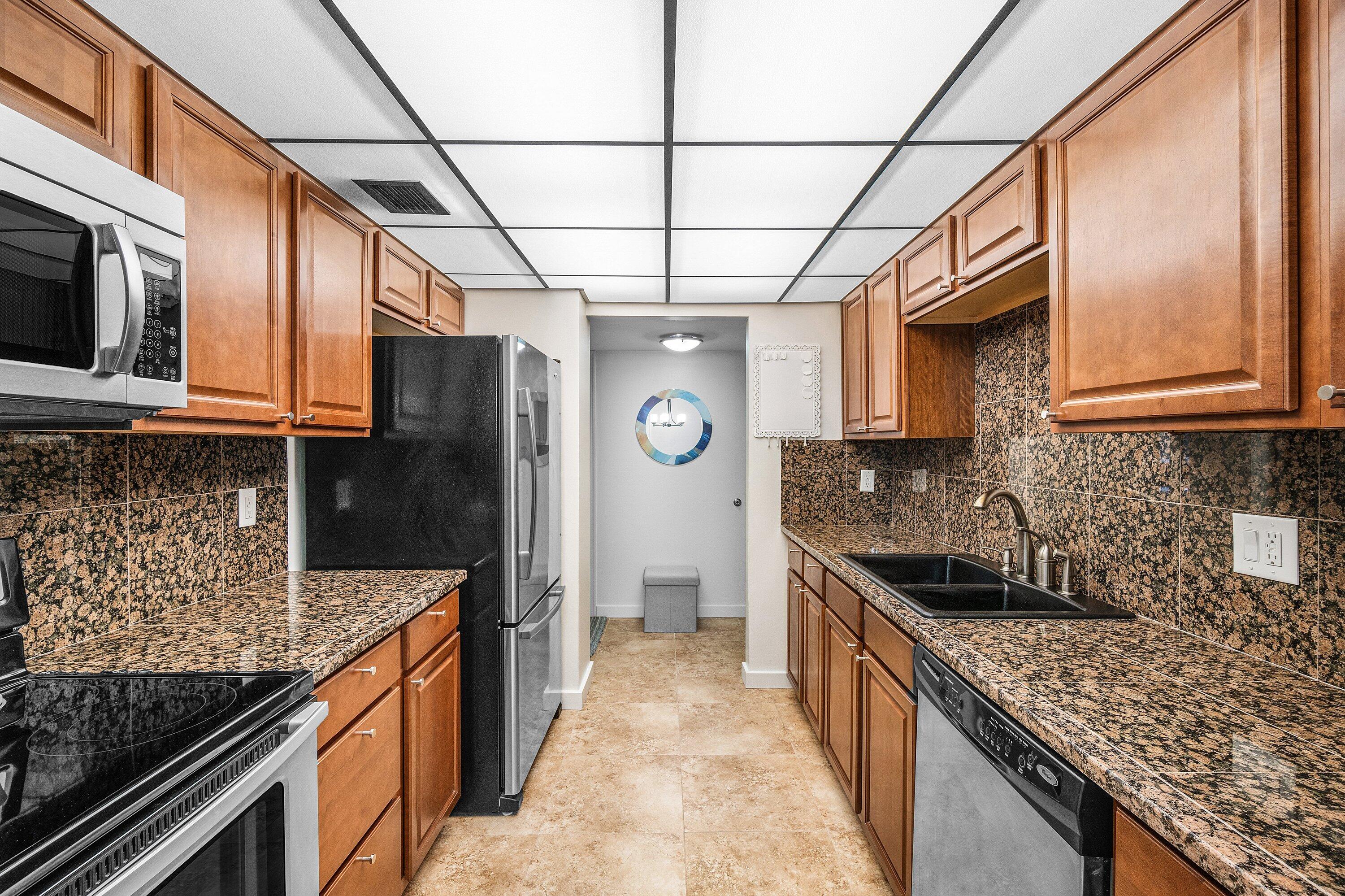 950 Ponce De Leon Road, Unit 209 Boca Raton, FL 33432 - Photo 10 of 37 Kitchen