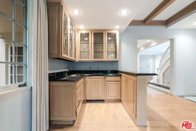 $40,000 | 604 North Linden Drive, Beverly Hills, CA 90210