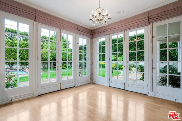 $40,000 | 604 North Linden Drive, Beverly Hills, CA 90210