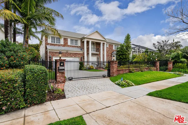 $40,000 | 604 North Linden Drive, Beverly Hills, CA 90210