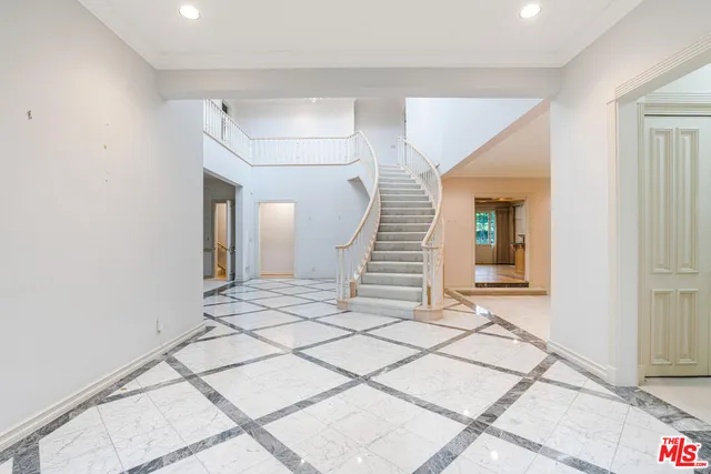 $40,000 | 604 North Linden Drive, Beverly Hills, CA 90210