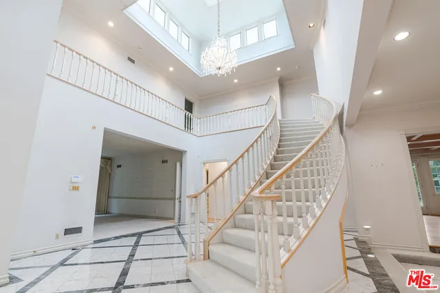 $40,000 | 604 North Linden Drive, Beverly Hills, CA 90210