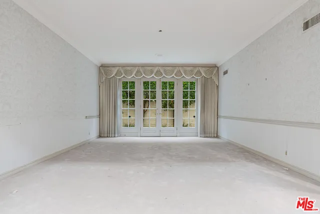 $40,000 | 604 North Linden Drive, Beverly Hills, CA 90210