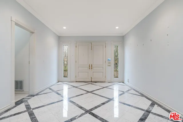 $40,000 | 604 North Linden Drive, Beverly Hills, CA 90210