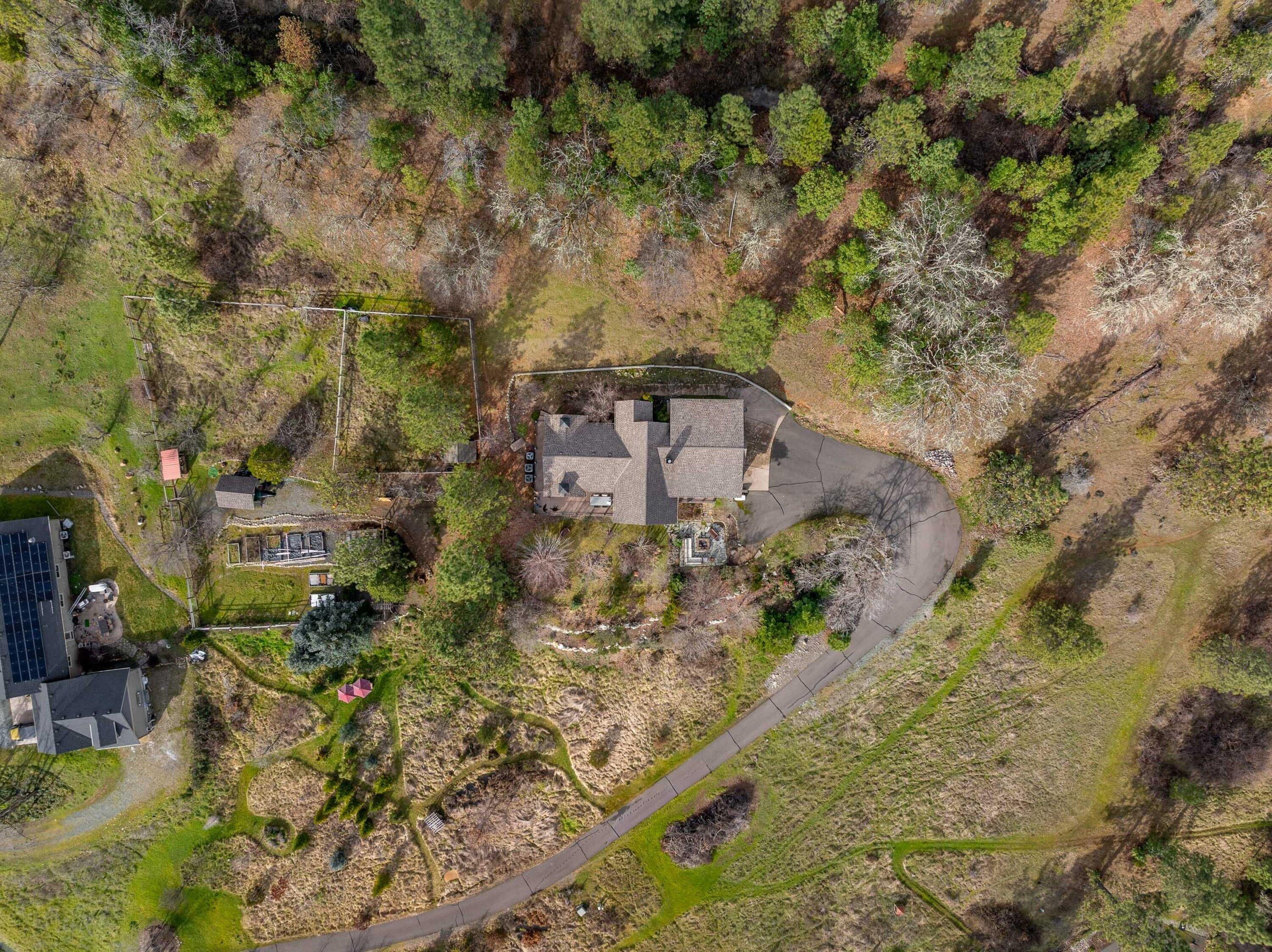 252 Frontier Lane Grants Pass, OR 97526 - Photo 38 of 65 003_drone_3_of_7_462