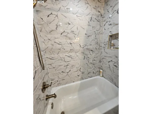 $675,000 | 230 Hogans Alley, Dufur, OR 97021