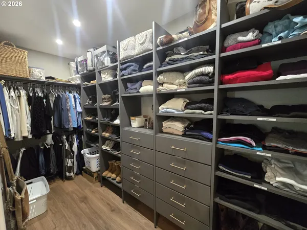 $675,000 | 230 Hogans Alley, Dufur, OR 97021