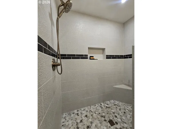 $675,000 | 230 Hogans Alley, Dufur, OR 97021