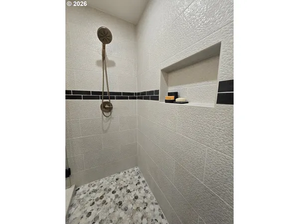 $675,000 | 230 Hogans Alley, Dufur, OR 97021