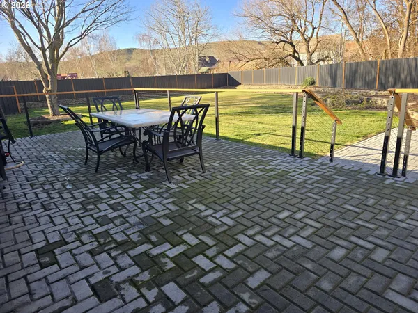 $675,000 | 230 Hogans Alley, Dufur, OR 97021