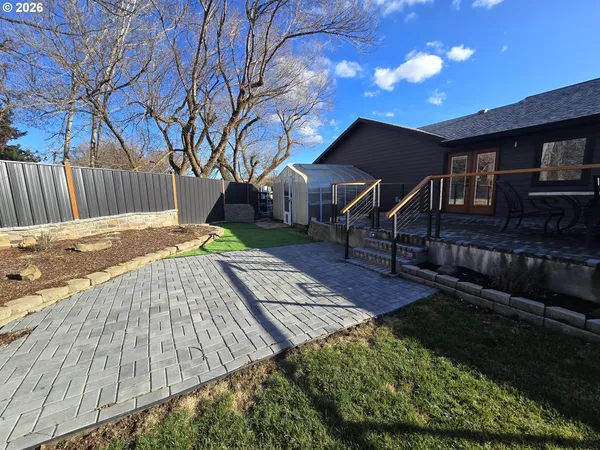 $675,000 | 230 Hogans Alley, Dufur, OR 97021