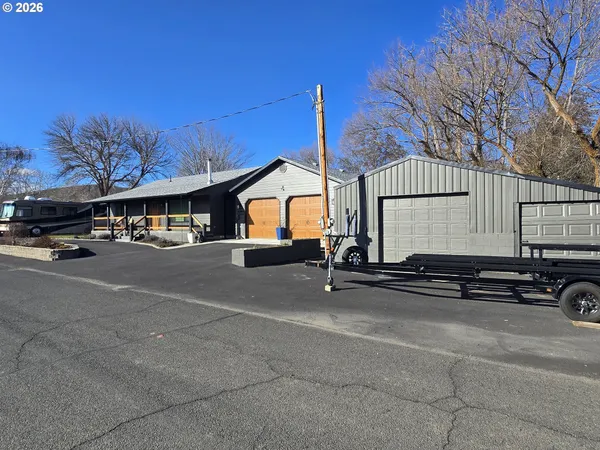 $675,000 | 230 Hogans Alley, Dufur, OR 97021