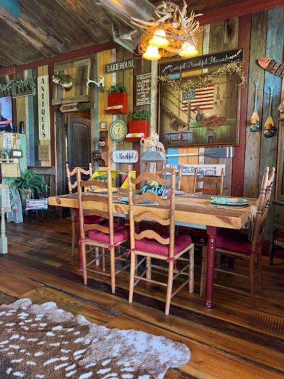 500 County Road 496 Centre, AL 35960 - Photo 6 of 44 a view of a cafe with sitting area