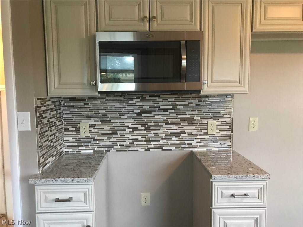 7319 Sagamore Road Cleveland, OH 44134 - Photo 9 of 30