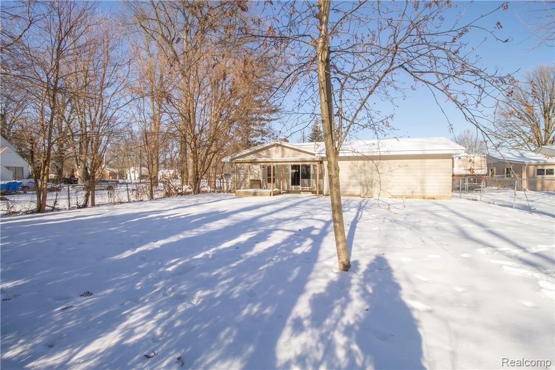 5501 Corunna Road Flint, MI 48532 - Photo 14 of 78 IMG_4607.jpg