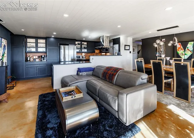 $310,000 | 411 Lakewood Circle, Unit C706, Colorado Springs, CO 80910