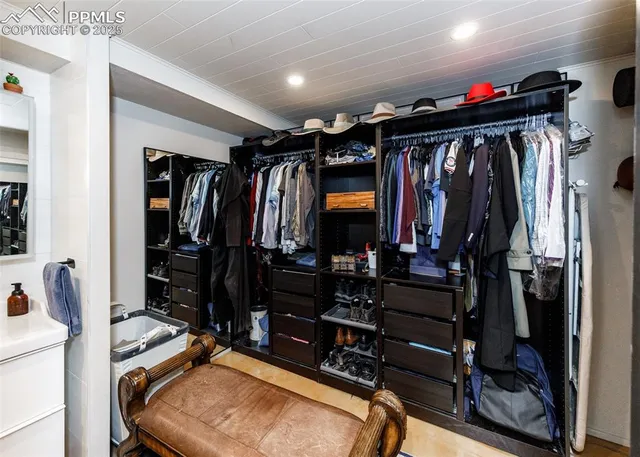 $310,000 | 411 Lakewood Circle, Unit C706, Colorado Springs, CO 80910